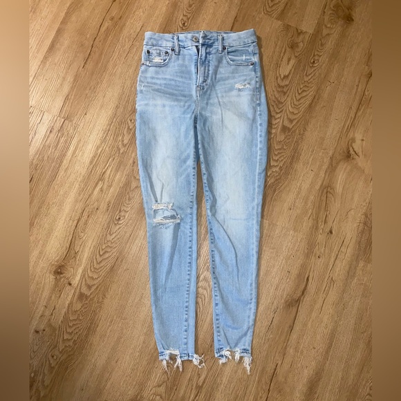 American Eagle Light Wash Distressed Stretch Skinny Jeans - Picture 2 of 9